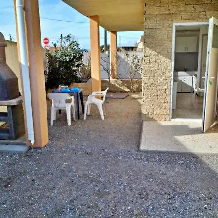 Ensoleille Avec Terrasse Et Parking, A 2 Pas De La - - Fr-1-387-169 Apartment *